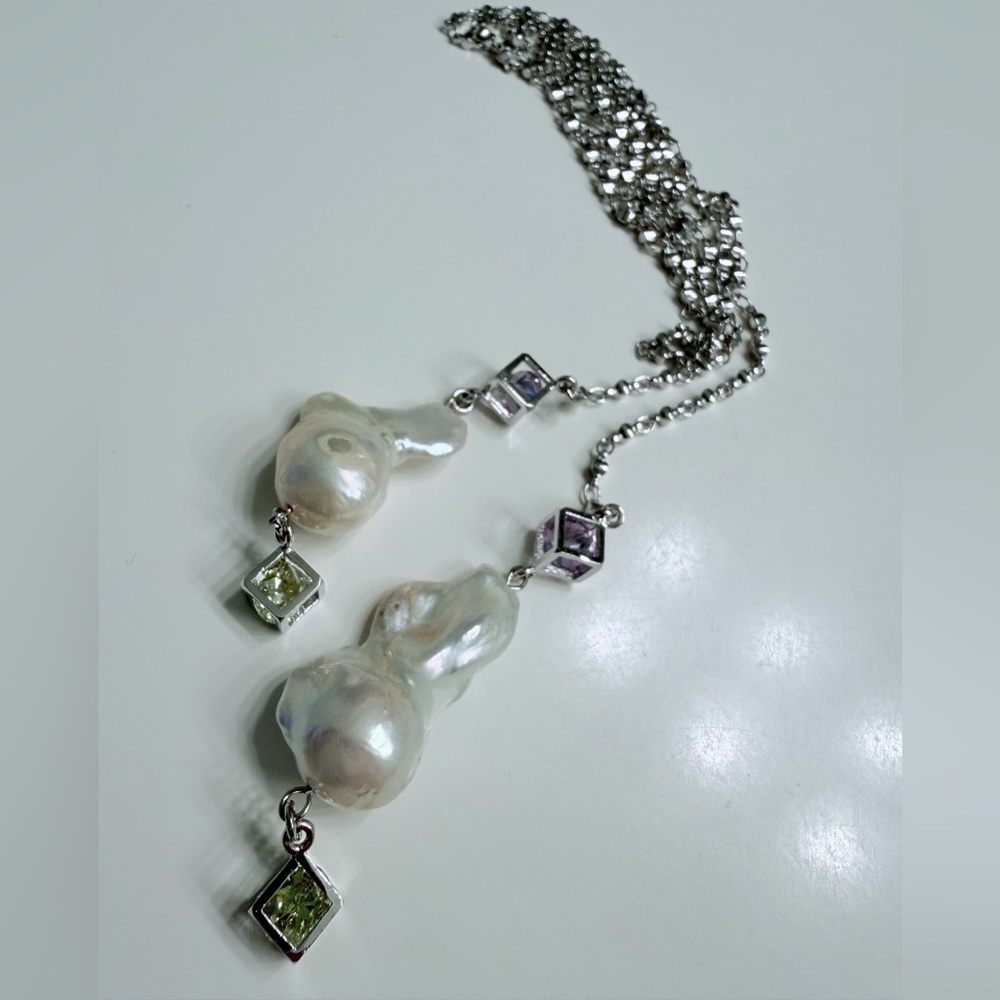 Elegant Baroque Pearl & Peridot Drop Necklace - Silver Tone
